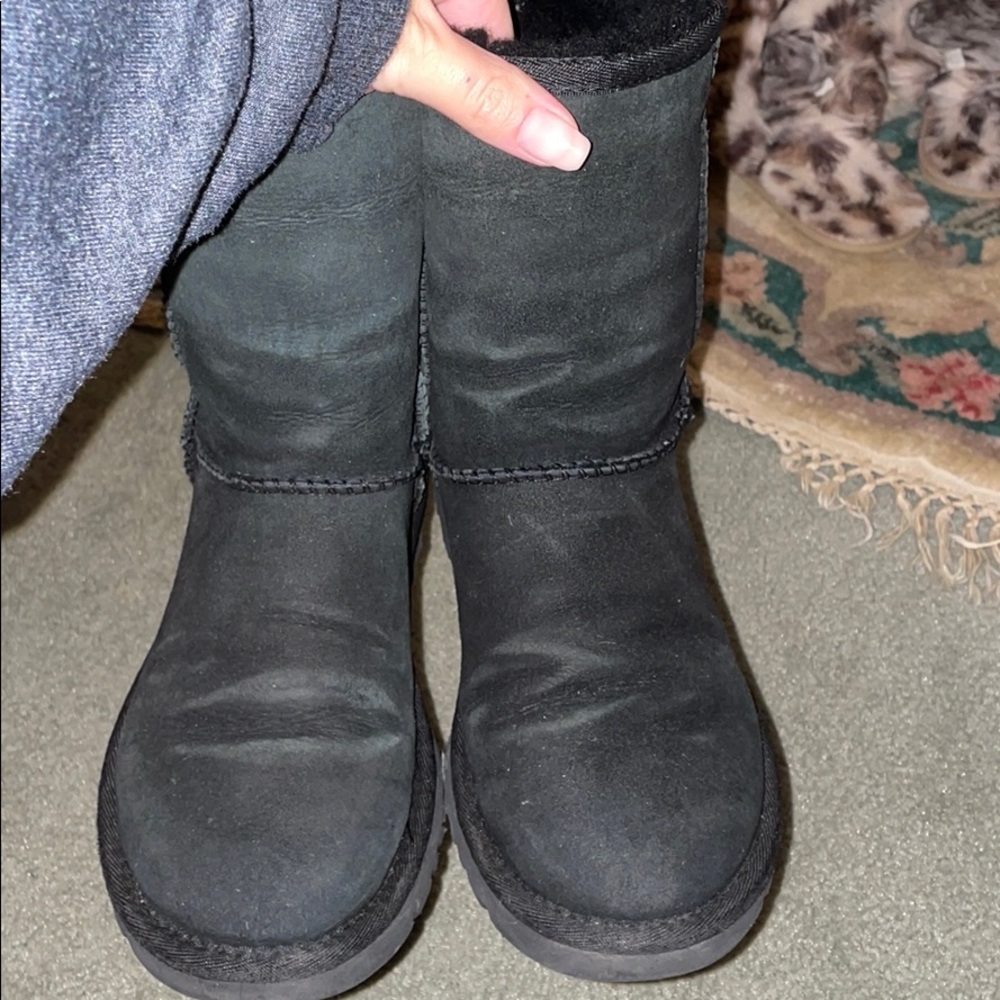 Black uggs